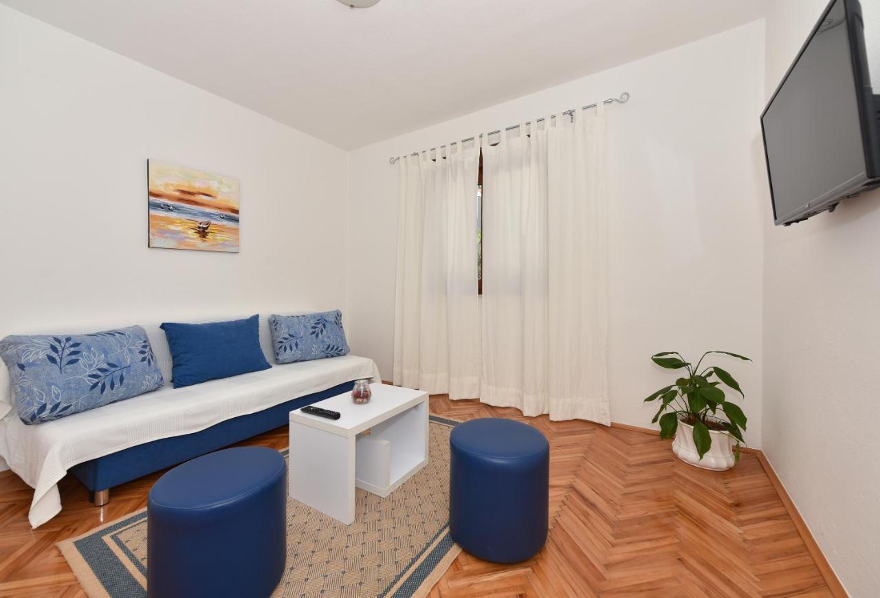 Apartments Marsela Tucepi Exterior photo