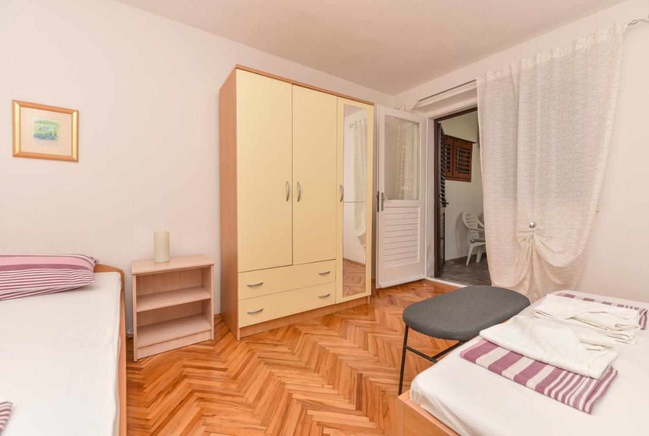 Apartments Marsela Tucepi Exterior photo